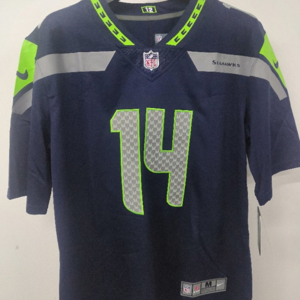 NFL No. 14 star wide receiver DK Metcalfe football uniform